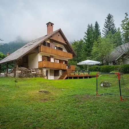 Chalet Savica Semesterbostad
